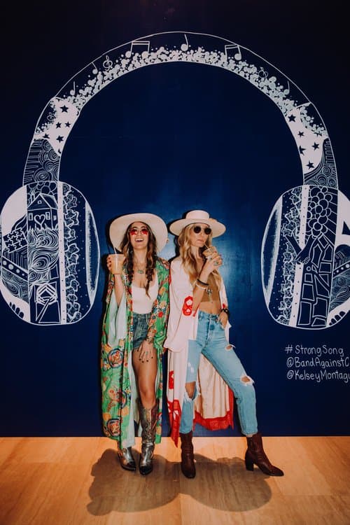 SONY MUSIC NASHVILLE X OMNI HOTEL X SARAH CANNON X KELSEY MONTAGUE CMA FEST STRONG SONG MURAL ACTIVATION