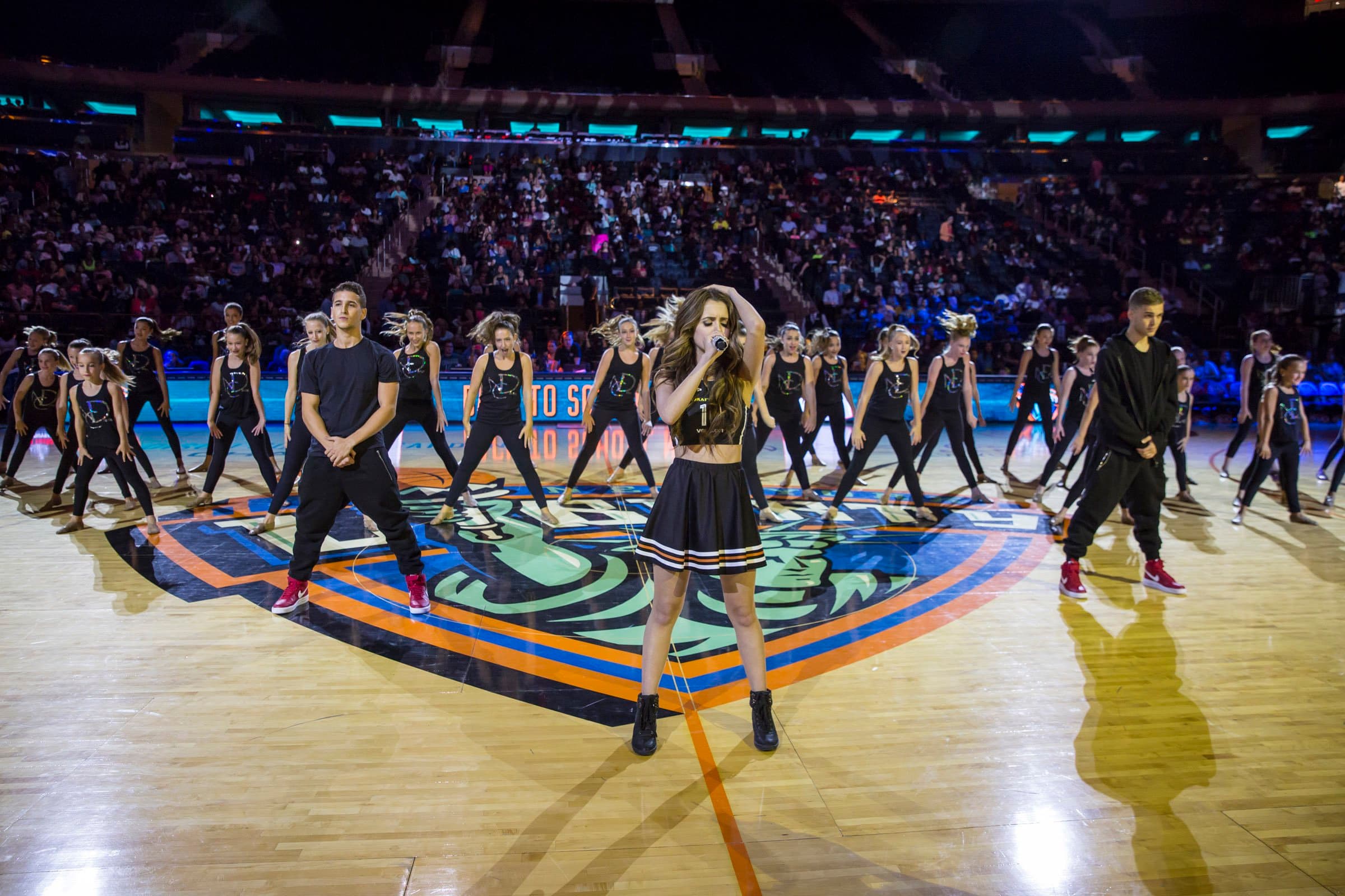 LAURA MARANO X NEW YORK LIBERTY X KIDS FOOT LOCKER BACK TO SCHOOL NIGHT PERFORMANCE W/ LOCAL DANCE SCHOOL